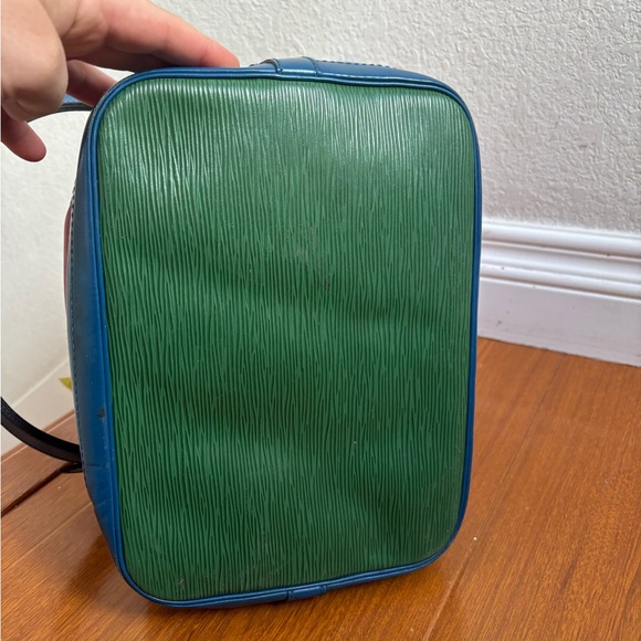 AUTHENTIC Louis Vuitton LV Shoulder Bag Noe Bordeaux Epi - Picture 7 of 16